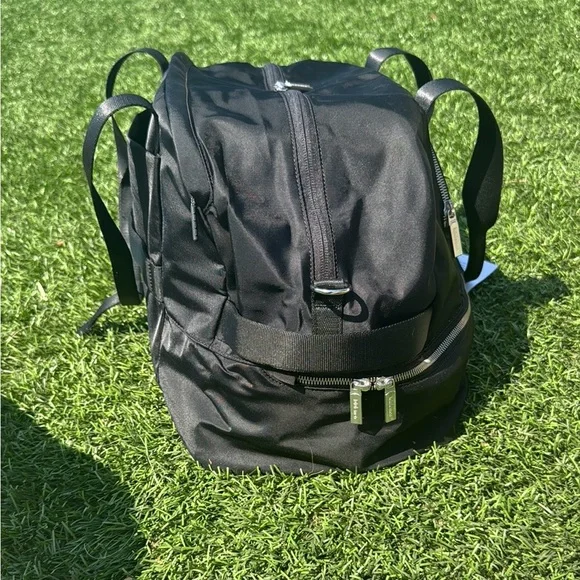 Lululemon Athletica Black Travel Bag with Durable Design- NWT - Picture 3 of 6